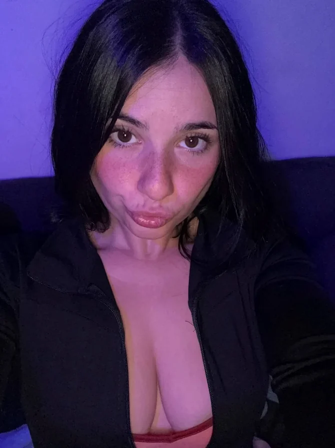 Free OnlyFans top rated Chloe Salinas California