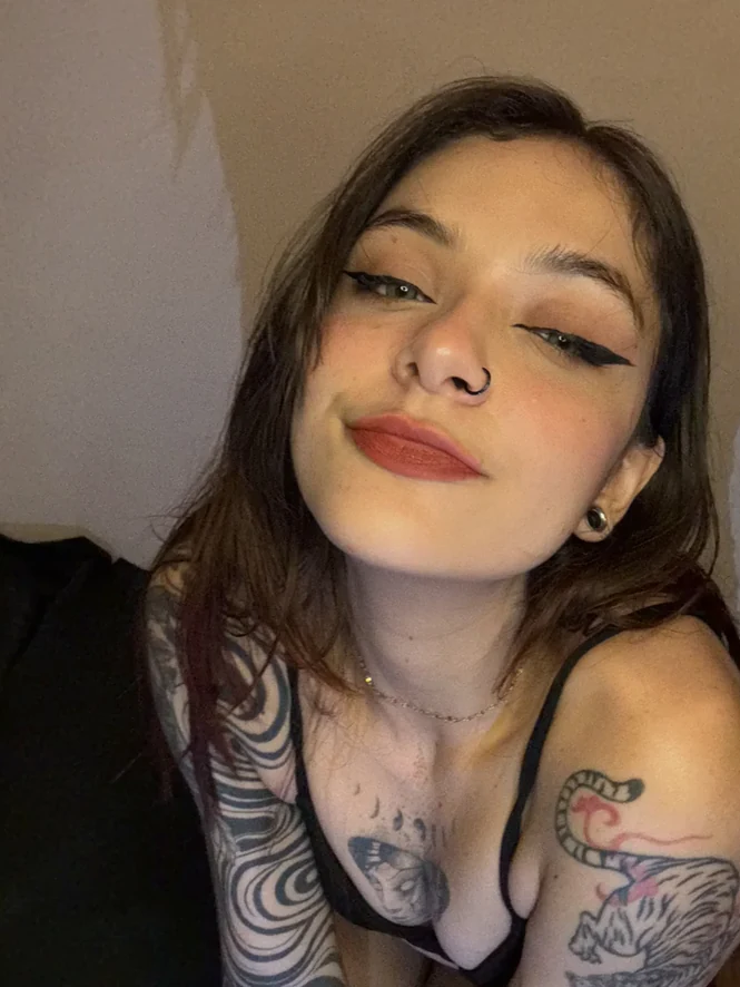 Emily, top free OnlyFans model in St. Charles IL