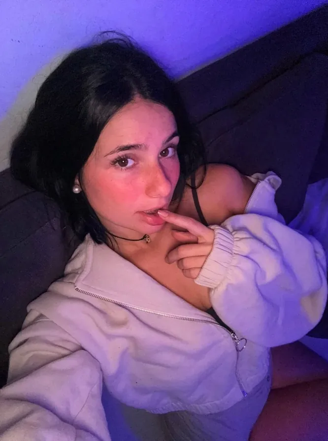 Chloe, top free OnlyFans model in Haverhill MA
