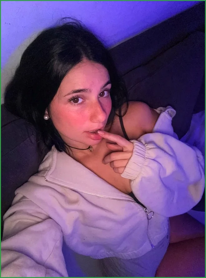 Top rated OnlyFans Chloe near Hamtramck, Michigan