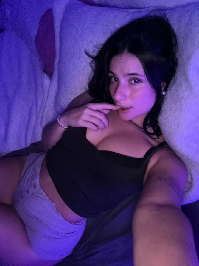 Top rated OnlyFans Chloe near Town and Country, Missouri