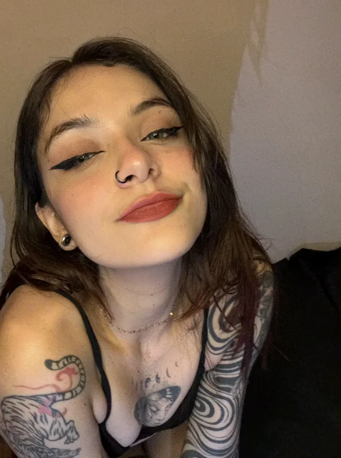 Free OnlyFans Emily featured in Leland, North Carolina