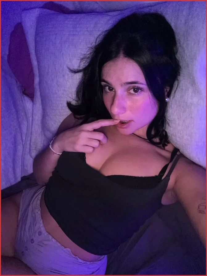 Chloe, top free OnlyFans model in Twinsburg OH