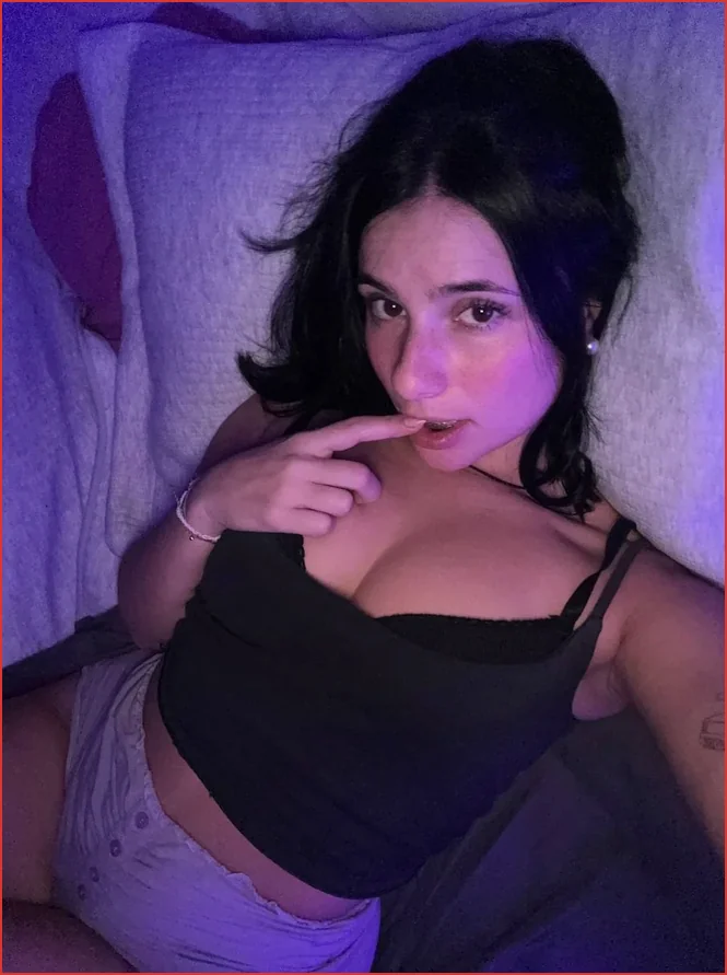 West Linn best free OnlyFans model Chloe