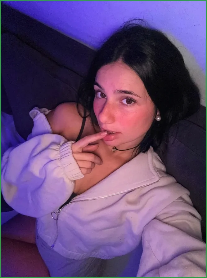 Free OnlyFans top rated Chloe Pewaukee Wisconsin
